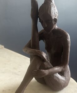 Josepha – Sculpture en argile faite à la main, création artisanale expressive